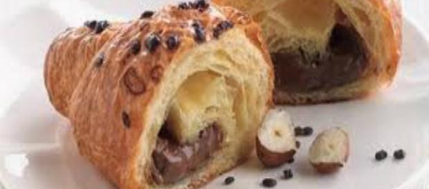 Ricetta Dei Cornetti di pasta sfoglia Ricetta Dei Cornetti di pasta sfoglia