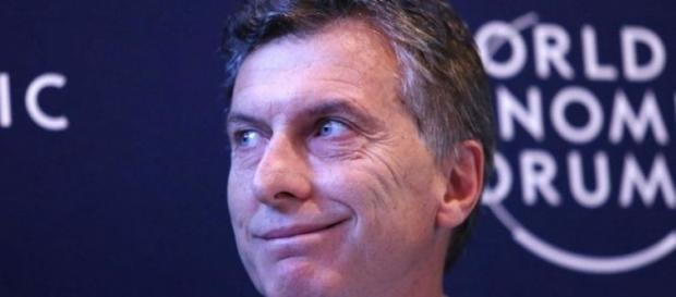 Somos el país más endeudado del mundo Somos el país más endeudado del mundo