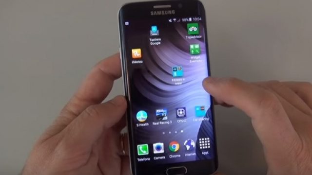 Samsung S6 edge tra le mani di Andrea Galeazzi