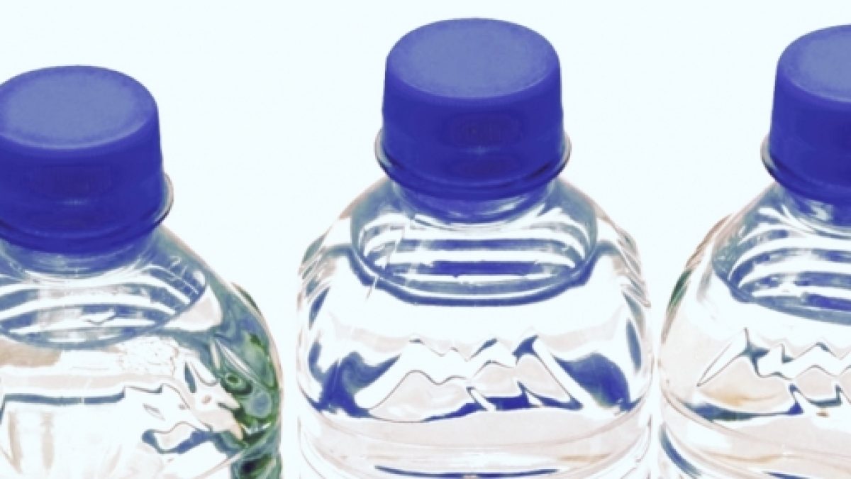 Botellas de agua mineral: 6 cosas de su reciclaje que te sorprenderán