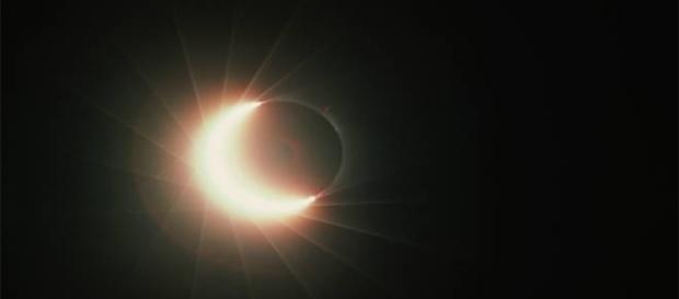 Éclipse solaire totale la nuit entre 8 et 9 Mars Éclipse solaire totale la nuit entre 8 et 9 Mars
