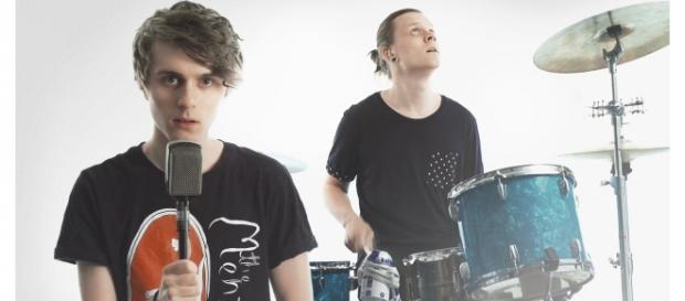 A banda é conhecida por usar elementos de pop rock A banda é conhecida por usar elementos de pop rock