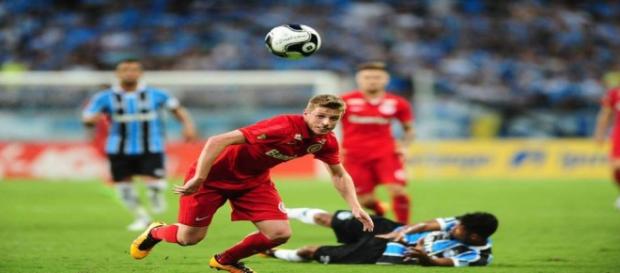 Aylon teve boa participação pelo lado do Inter Aylon teve boa participação pelo lado do Inter
