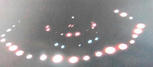 Immagine del presunto UFO fotografato John Immagine del presunto UFO fotografato John