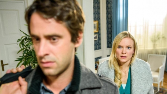 Sebastian mentre si allontana da Luisa