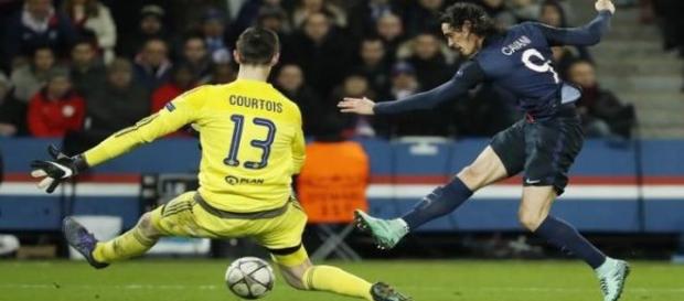 Cavani foi decisivo no jogo da 1.ª mão Cavani foi decisivo no jogo da 1.ª mão