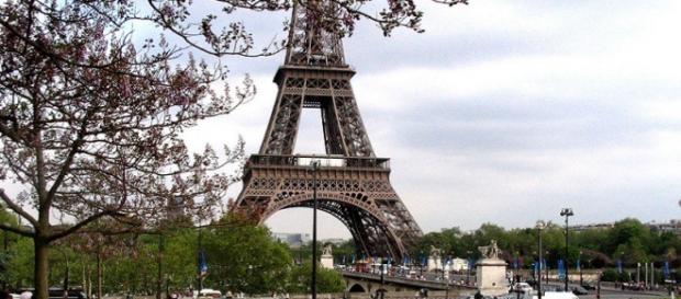 Españoles que emigraron a París. Españoles que emigraron a París.