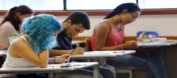 Estudantes durante a prova do ENEM Estudantes durante a prova do ENEM