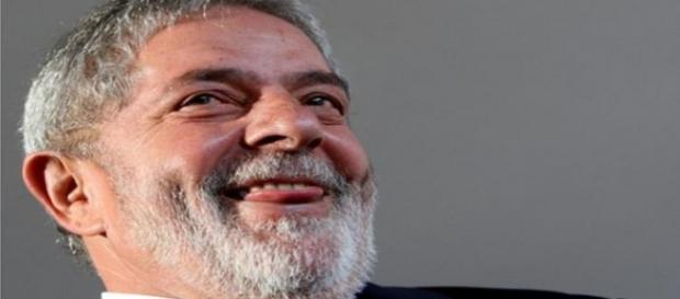 Petista anunciaram que Lula aceitou ministério Petista anunciaram que Lula aceitou ministério