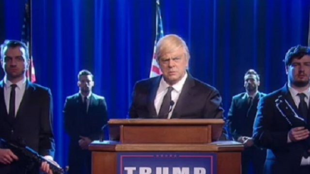 Maurizio crozza nei panni di Donald Trump