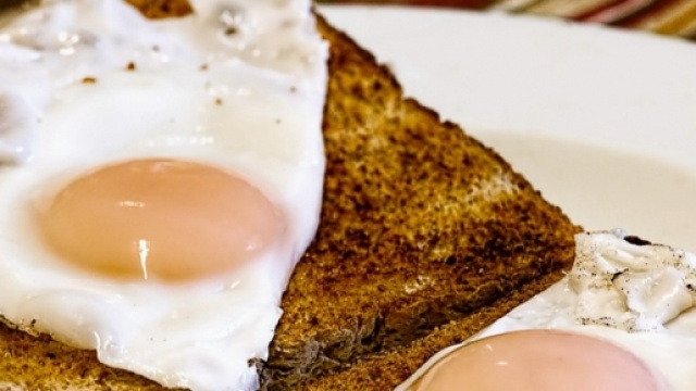 Anche le uova tra i cibi da evitare