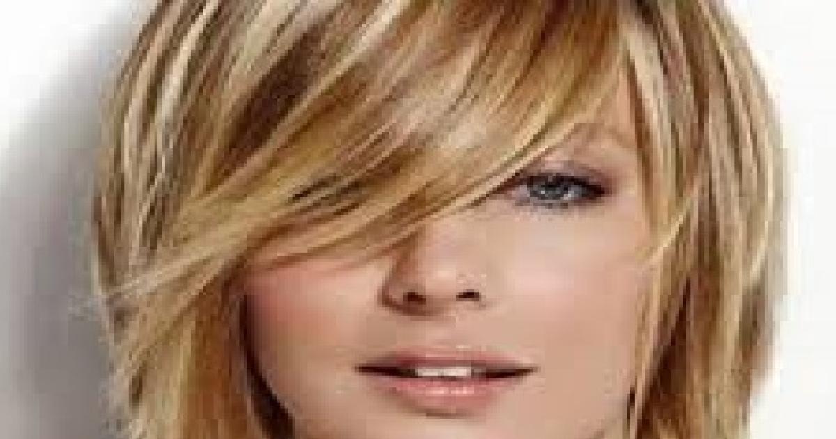 NovitÃ  tagli di capelli: frangia o riga in mezzo nel 2016