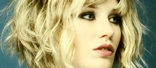 Capelli 7 Fantastiche Idee Per Portare I Capelli Grigi A 50 Capelli 7 Fantastiche Idee Per Portare I Capelli Grigi A 50