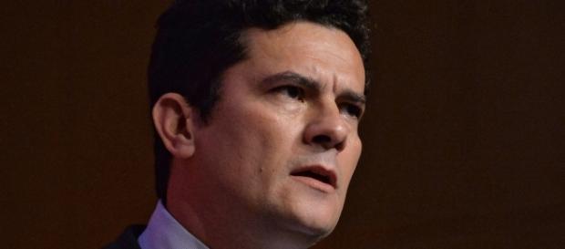 Juiz federal Sérgio Moro, responsável pela Operação Lava-Jato. Juiz federal Sérgio Moro, responsável pela Operação Lava-Jato.