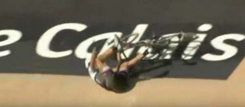 La caduta di Cancellara all'arrivo