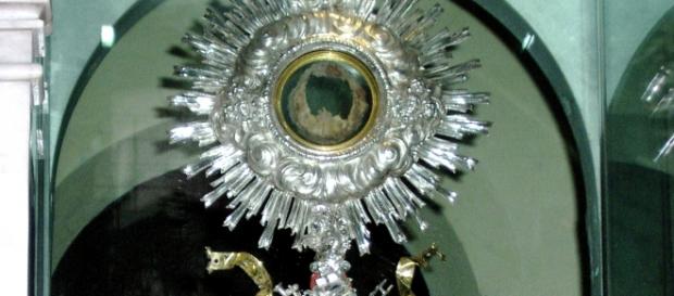 Czy cuda eucharystyczne są happeningami iluzjonistów? Czy cuda eucharystyczne są happeningami iluzjonistów?