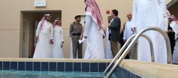 Piscină într-o închisoare de lux pentru teroriști din Arabia Saudită - Foto www.technocrazed.com Piscină într-o închisoare de lux pentru teroriști din Arabia Saudită - Foto www.technocrazed.com