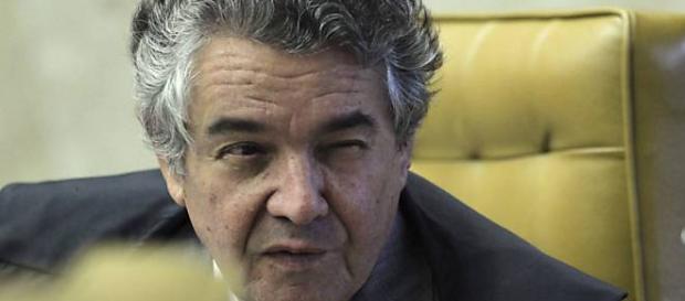 Seria o caso de o feitiço virar contra o feiticeiro? Seria o caso de o feitiço virar contra o feiticeiro?