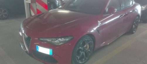 Alfa Romeo Giulia Quadrifoglio all' Aeroporto Marconi di Bologna