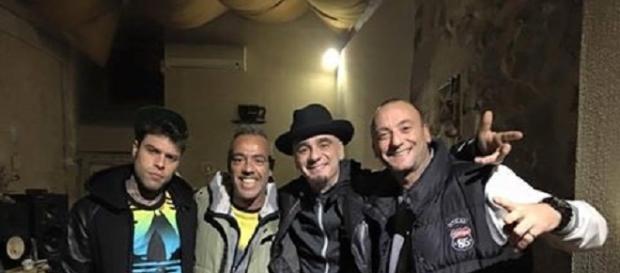 Fedex e J-Ax in compagnia dei Sud Sound System Fedex e J-Ax in compagnia dei Sud Sound System