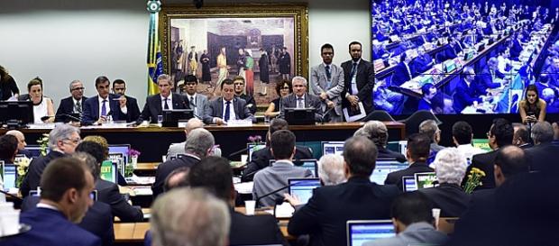 Sessão da Comissão de Impeachment Sessão da Comissão de Impeachment