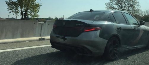 Alfa Romeo Giulia Q.v. e 2.2 jtdm video spy dalla A4 Torino-Milano