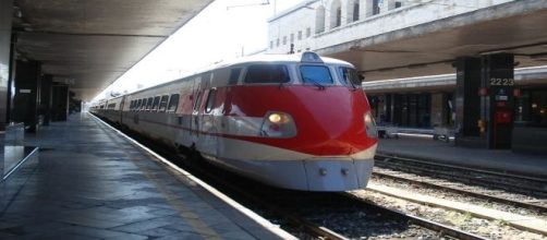 Sciopero dei trasporti in tutta Italia il 21 e 22 aprile: orari Trenitalia, autobus e aerei