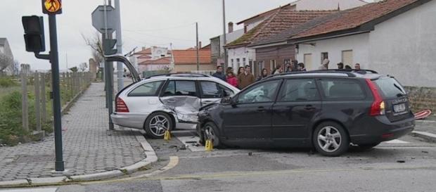 O acidente provocou mais sete feridos O acidente provocou mais sete feridos