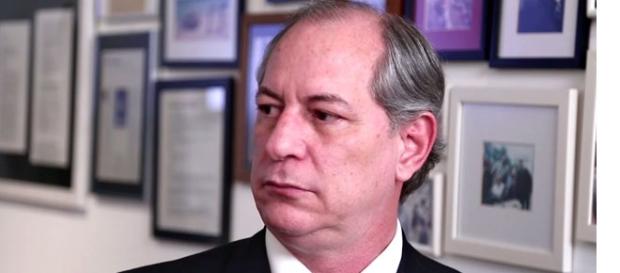 Ciro diz que governo é um farsa e anuncia afastameno do PDT da base Ciro diz que governo é um farsa e anuncia afastameno do PDT da base