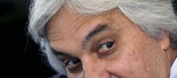 Delcidio do Amaral diz que governo tenta ganhar tempo Delcidio do Amaral diz que governo tenta ganhar tempo