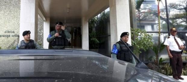 El allanamiento se llevó a cabo por la policía y los funcionarios de la unidad de crimen organizado de Panamá El allanamiento se llevó a cabo por la policía y los funcionarios de la unidad de crimen organizado de Panamá