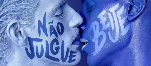 Foto causou grande repercussão na internet, com comentários, em sua maioria, positivos. Foto causou grande repercussão na internet, com comentários, em sua maioria, positivos.