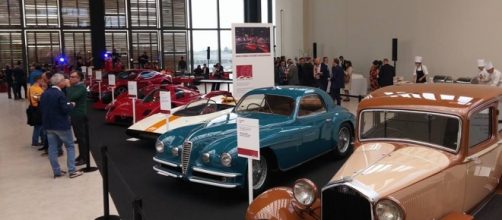 Al nuovo centro commerciale ad Arese Omaggio alla storia dell' Alfa Romeo, foto Giovanni Lanza