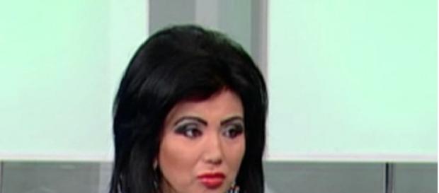 Adriana a rămas fără bani de sărbători Adriana a rămas fără bani de sărbători