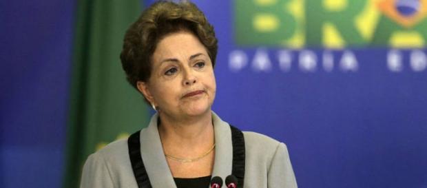 Dilma atual presidente perto de sofrer impeachment Dilma atual presidente perto de sofrer impeachment