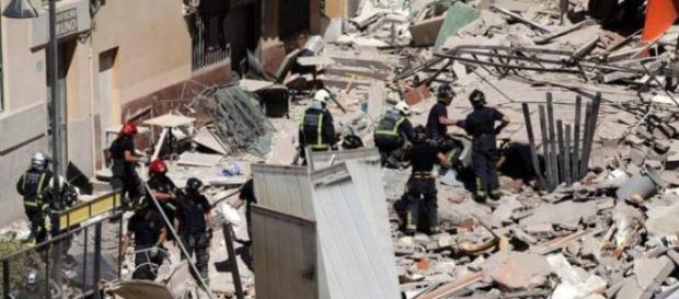 palazzina crollata a Tenerife si temono morti palazzina crollata a Tenerife si temono morti