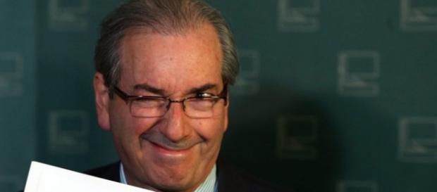 Presidente da Câmara Federal, deputado Eduardo Cunha, pretende evitar ausências no dia da votação do impeachment na Casa. Presidente da Câmara Federal, deputado Eduardo Cunha, pretende evitar ausências no dia da votação do impeachment na Casa.