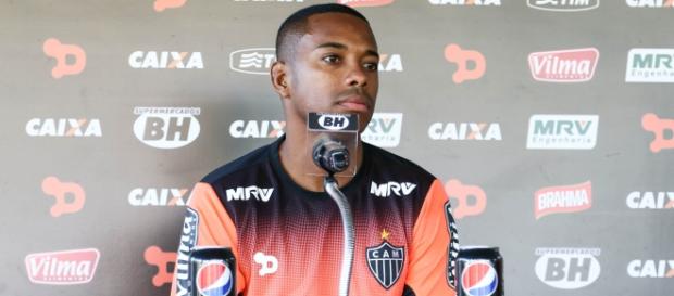 Robinho aprovou a possível contratação de Fred, companheiros na época de Seleção Brasileira Robinho aprovou a possível contratação de Fred, companheiros na época de Seleção Brasileira