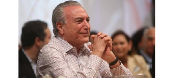 Temer já comemora a saída de Dilma. Temer já comemora a saída de Dilma.