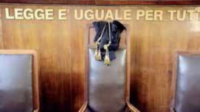 Abbandono del tetto coniugale e addebito