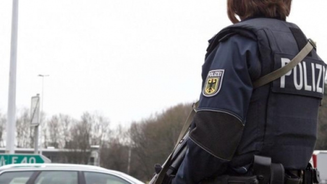 Grande spiegamento di forze dell'ordine per il bliz all'Artemis