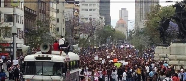 Manifestación de estudiantes y académicos del IPN Manifestación de estudiantes y académicos del IPN