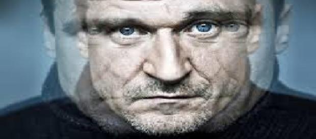 Paweł Kukiz, po której jest stronie? Paweł Kukiz, po której jest stronie?