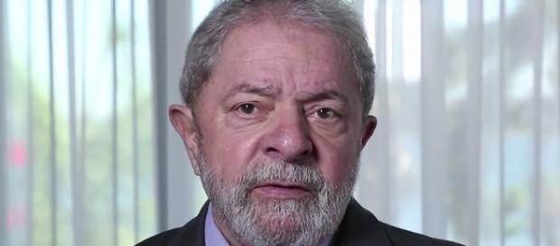 Lula grava vídeo e admite que o governo Dilma teve falhas Lula grava vídeo e admite que o governo Dilma teve falhas