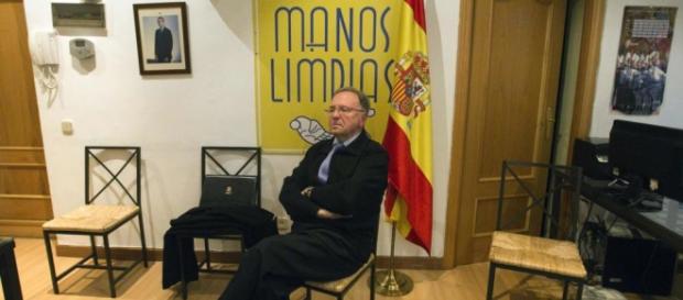 Miguel Bernad, líder de Manos Limpias. Miguel Bernad, líder de Manos Limpias.