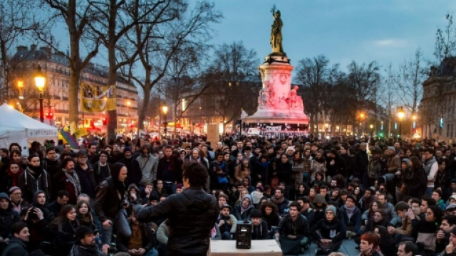 Nella foto: manifestazione del movimento francese "Nuit Debout"