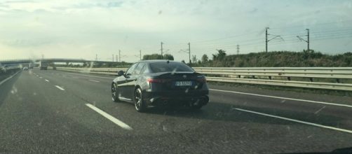 Alfa Romeo Giulia Quadrifoglio (targata) sull' Autostrada A1 Reggio Emilia direzione Milano