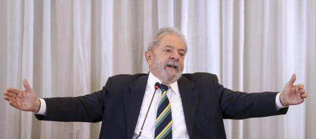 Maiorias das notícias compartilhadas no Facebook são falsas Maiorias das notícias compartilhadas no Facebook são falsas