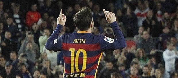 Messi comemorando seu gol 500 na carreira Messi comemorando seu gol 500 na carreira