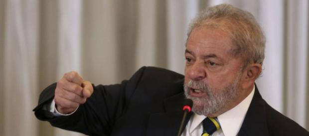 Oposição quer investigação no hotel em que Lula se hospedou Oposição quer investigação no hotel em que Lula se hospedou